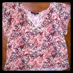 💐3/$10💐Pink and purple top w v-neck tie